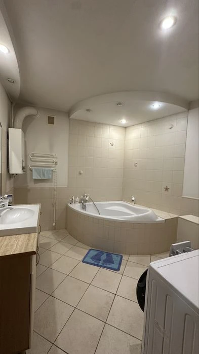 Selling a 2-room apartment in the center