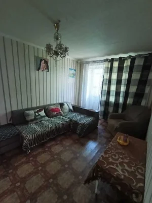Selling a 4-room apartment on Kholodnaya Gora near the metro station.