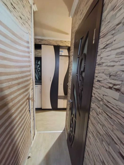 Selling a 4-room apartment on Kholodnaya Gora near the metro station.