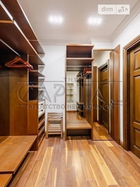 Продаж 3к квартири 200 кв. м на узвіз Кловський 7 • ID 34742