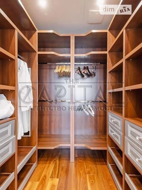 Продаж 3к квартири 200 кв. м на узвіз Кловський 7 • ID 34742