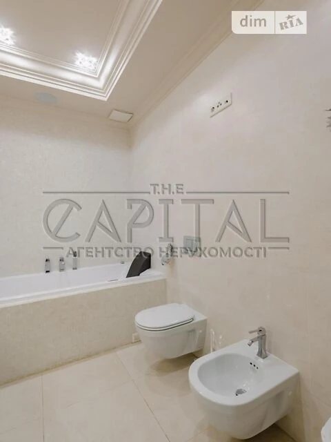 Продаж 3к квартири 200 кв. м на узвіз Кловський 7 • ID 34742