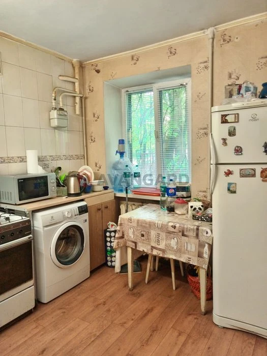 Продаж 2х кімнатна Центр є'Відновлення