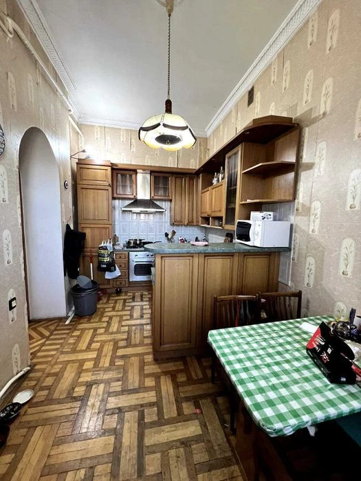 4-комнатная квартира в историческом центре города по ул. Пасте