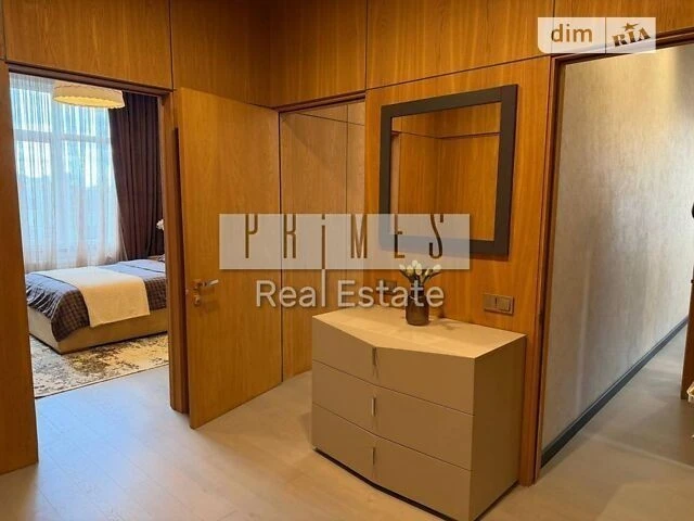 Продажа 3к квартиры 121 кв. м по ул. Андрея Верхосмотра 11 •