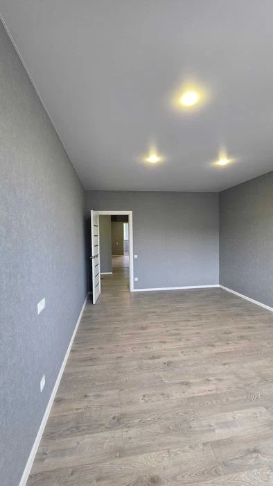 Selling a 2-room apartment in the Pobeda residential complex, a new building with new renovations!