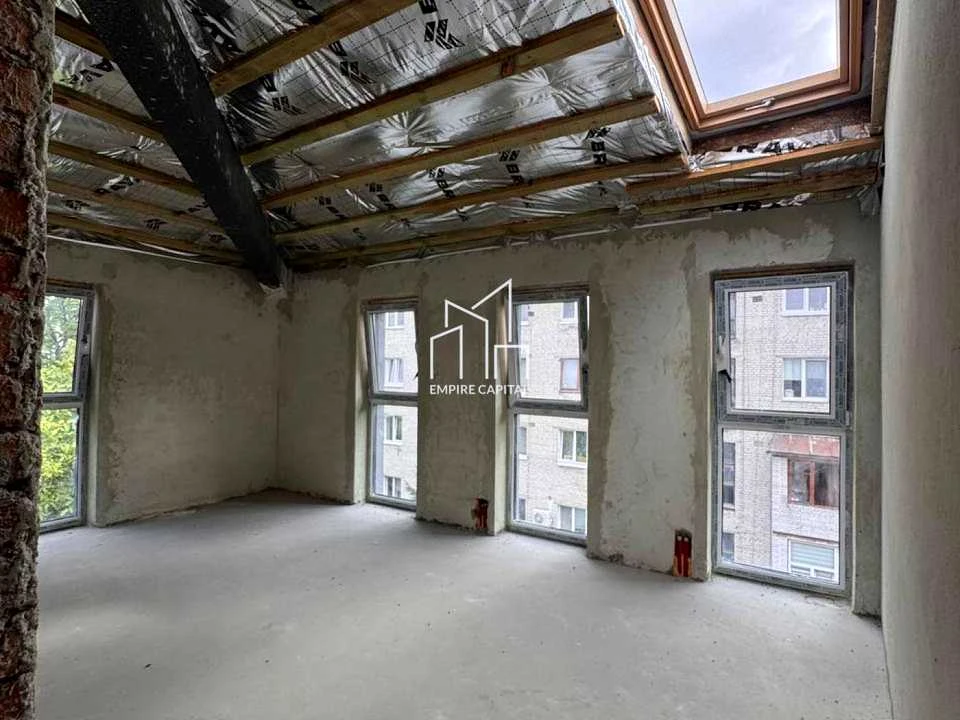 Apartment. Lviv, Meblyarska St., (House)