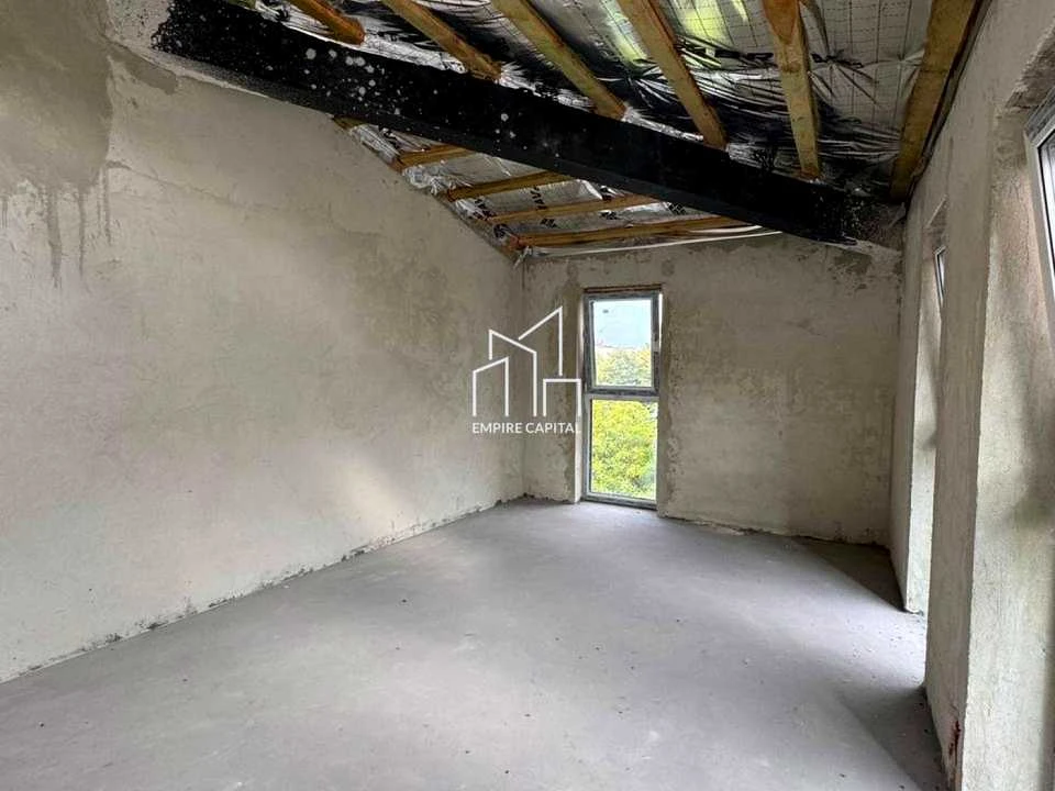 Apartment. Lviv, Meblyarska St., (House)