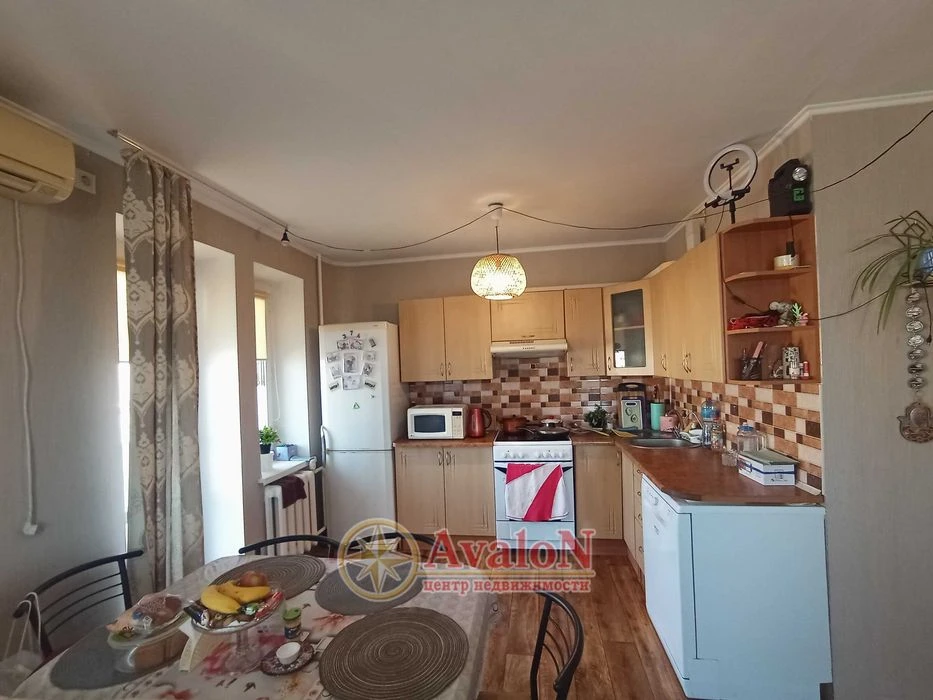 Продам 3-комнатную квартиру на Днепропетровской дороге!