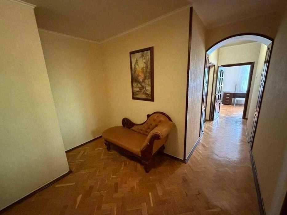 3-room apartment for sale, Lesi Ukrainky Boulevard, 9 V