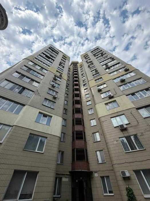 3-room apartment for sale, Lesi Ukrainky Boulevard, 9 V