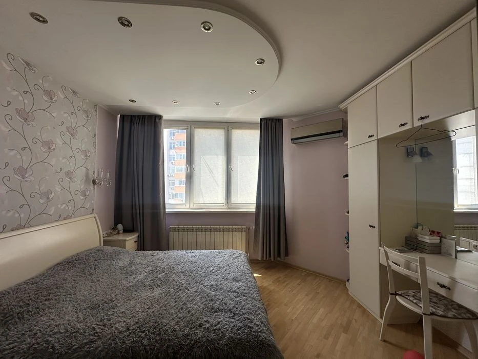 Sale without % euro 2k apartment O. Pchilky 5, State programs