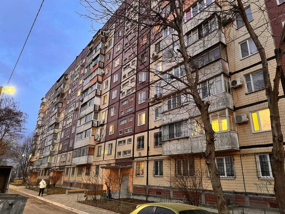 Продам 3-комнатную квартиру Захарченко дом 14