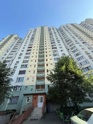 Драгоманова, Ахматова, Григоренко, 3 ком, 99кв. м, 100000у.