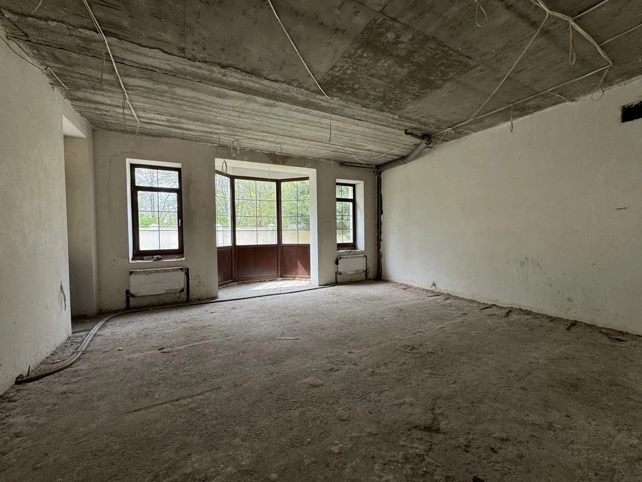 House for rent, 10 Fountain OASIS 414m2 — 7.8 acres of land WITHOUT r