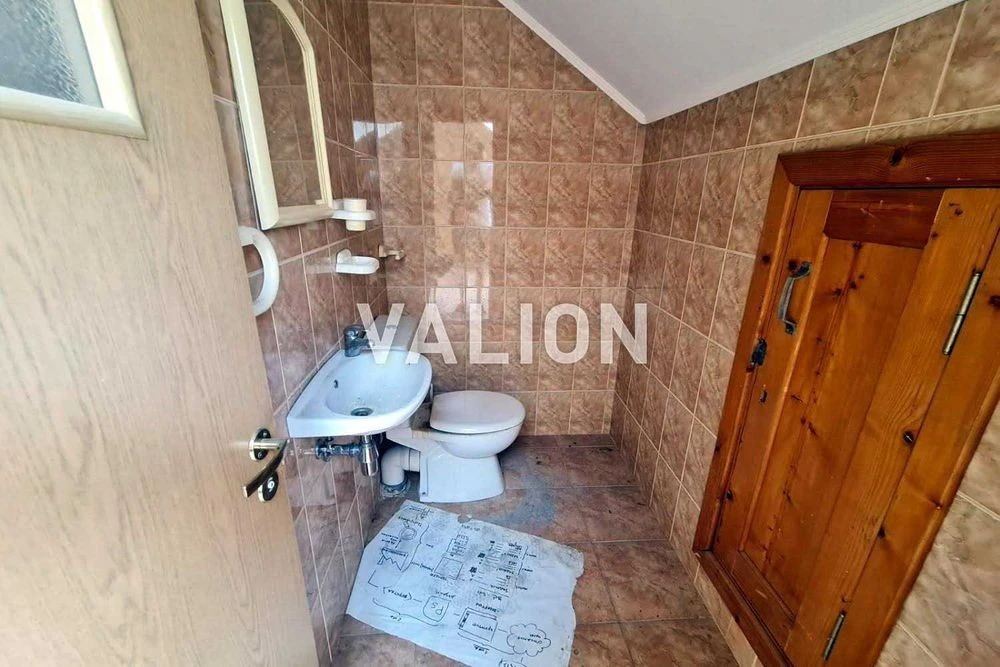 Three-level apartment for sale at 7b Nazarivska Street. Center.