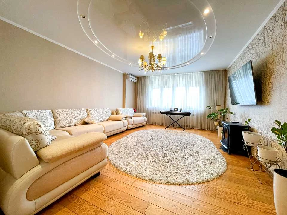 Квартира. Киев, Срибнокильская ул.