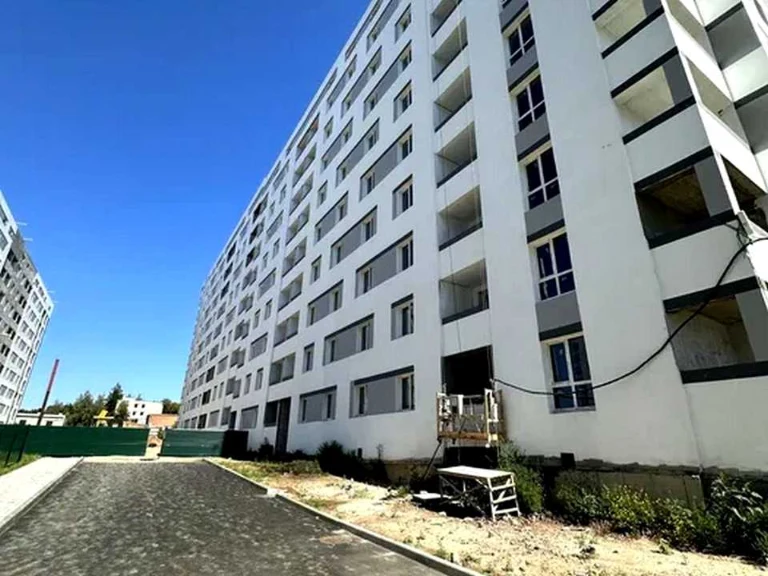 Apartment. Kharkiv, Poltava Shlyakh St., (Building 10)