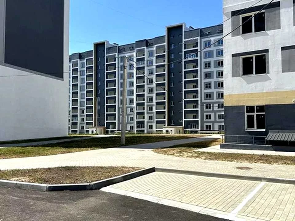 Apartment. Kharkiv, Poltava Shlyakh St., (Building 10)