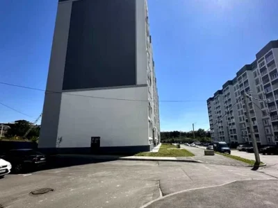 Apartment. Kharkiv, Poltava Shlyakh St., (Building 10)
