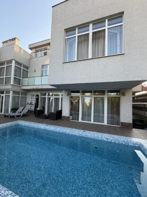 OWNER'S house for sale in Sauvignon, basement, garage, swimming pool