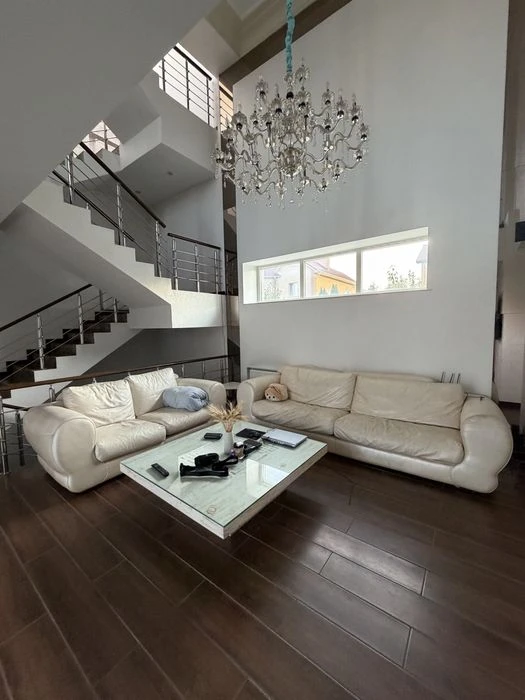 OWNER'S house for sale in Sauvignon, basement, garage, swimming pool