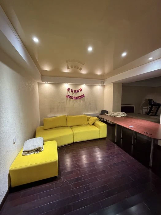 OWNER'S house for sale in Sauvignon, basement, garage, swimming pool