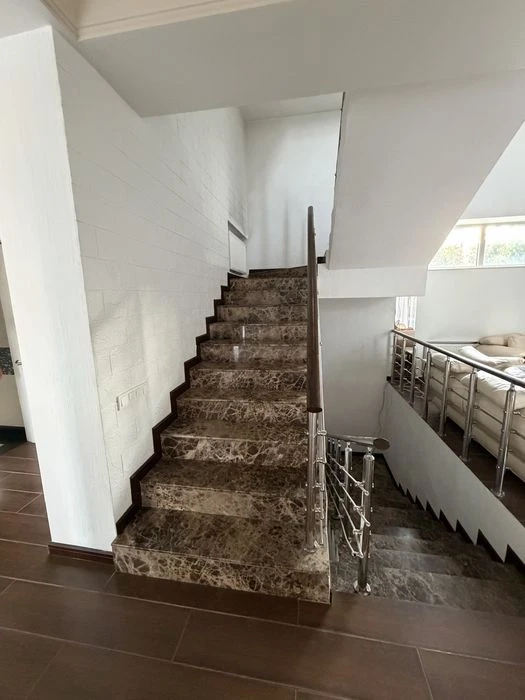 OWNER'S house for sale in Sauvignon, basement, garage, swimming pool