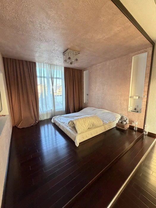 OWNER'S house for sale in Sauvignon, basement, garage, swimming pool