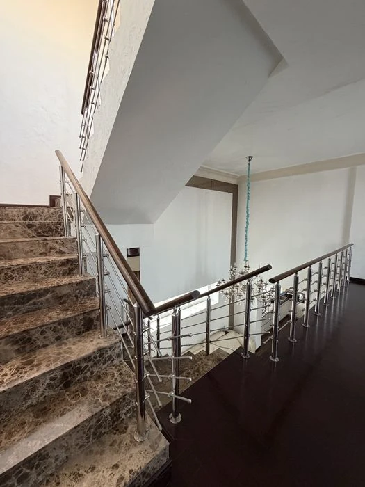 OWNER'S house for sale in Sauvignon, basement, garage, swimming pool