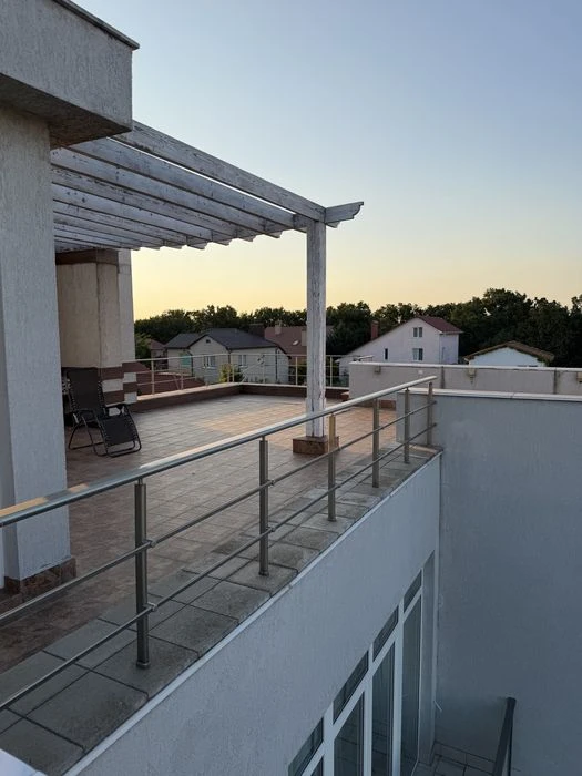 OWNER'S house for sale in Sauvignon, basement, garage, swimming pool