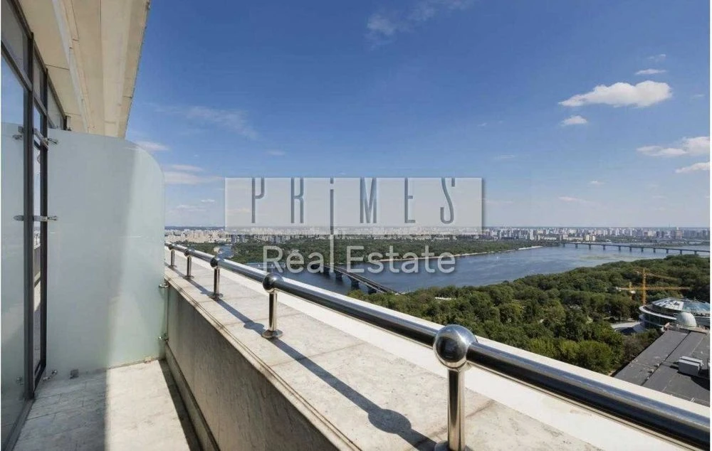 4-room apartment for sale without renovation, Diamond Hill residential complex, Ivana St.
