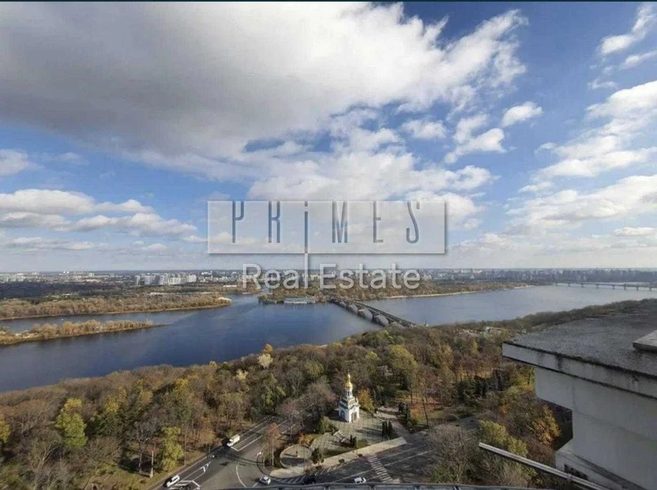 4-room apartment for sale without renovation, Diamond Hill residential complex, Ivana St.
