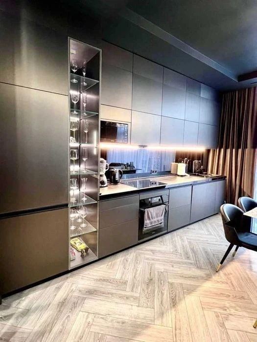 Designer renovated townhouse for sale! Joyful 92 Sherlock
