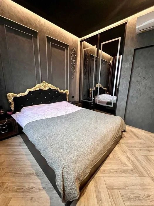 Designer renovated townhouse for sale! Joyful 92 Sherlock