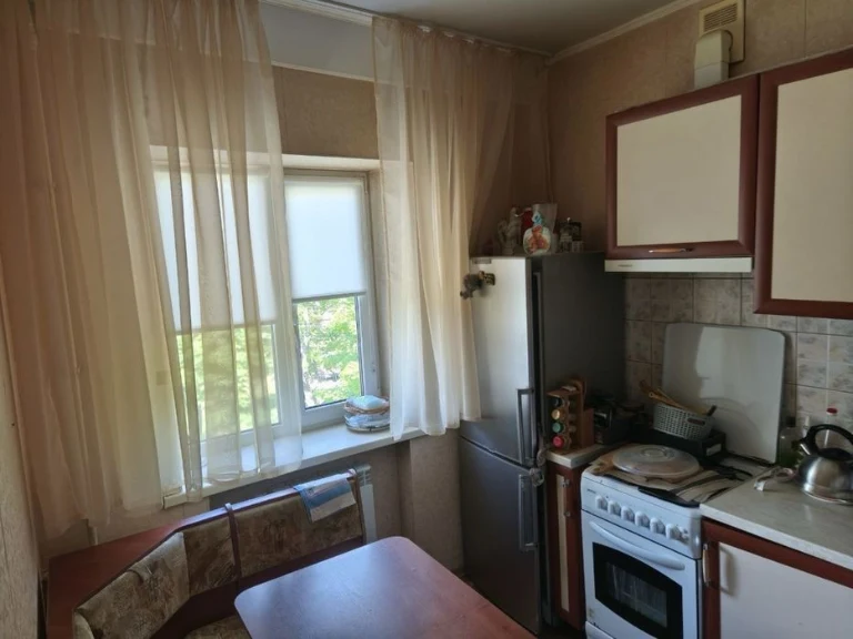 FIRST TIME!! 2-room apartment near the KhTZ metro station.