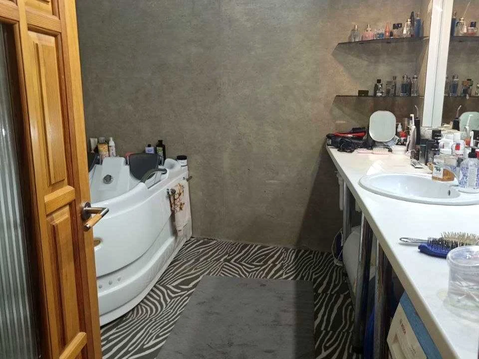 Apartment. Kharkiv, 23 Serpnya St.