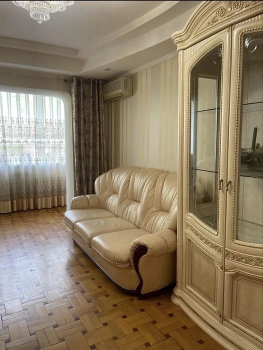Продается 3-х комн. кв. в центре