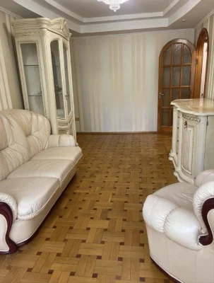 Продается 3-х комн. кв. в центре