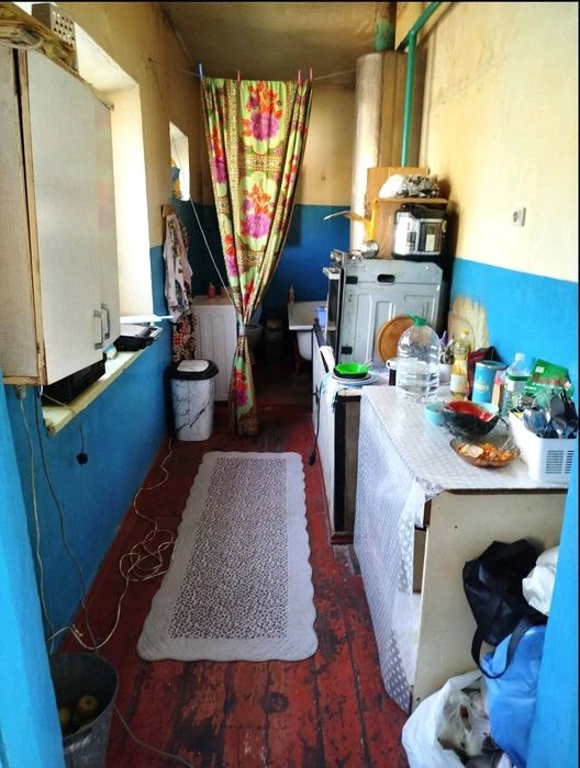 I am selling a house in Shevchenkivskyi district.