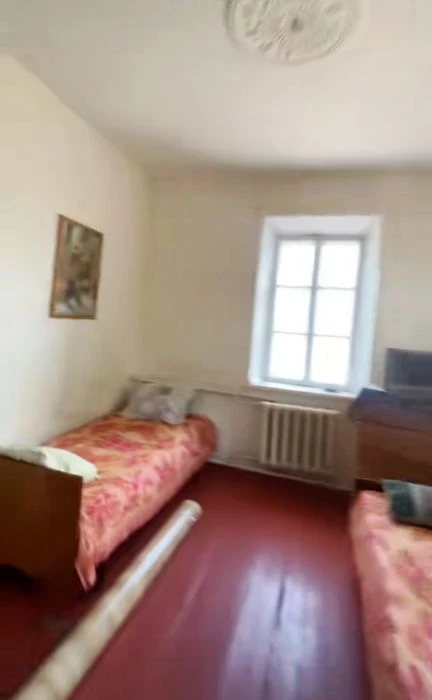 I am selling a house in Shevchenkivskyi district.