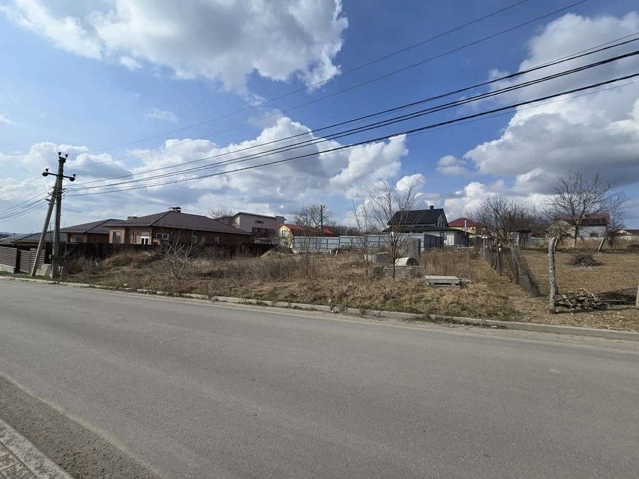 Продам земельну ділянку. Лезнево