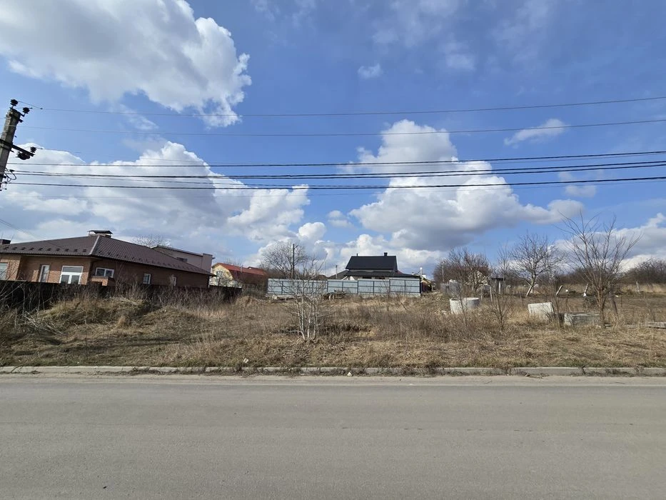 Продам земельну ділянку. Лезнево