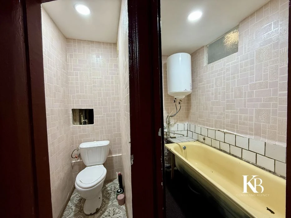 Продам 3 комнатную квартиру 12 Квартал, ул.Гладкова, Тера.