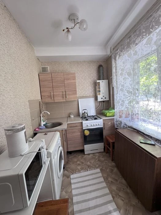 Продается 2 ком квартира в Бородинском р-не по улице Штурмов.