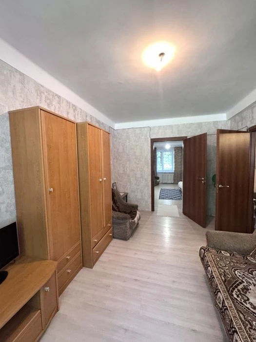 Продается 2 ком квартира в Бородинском р-не по улице Штурмов.