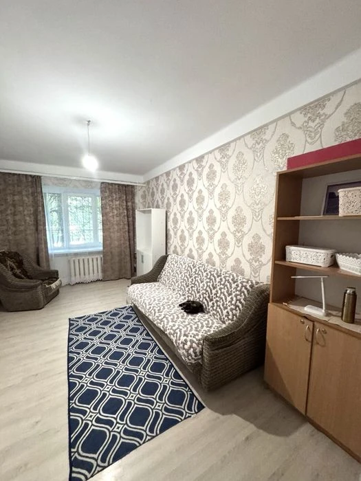 Продается 2 ком квартира в Бородинском р-не по улице Штурмов.