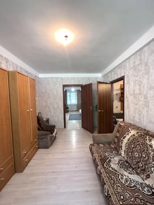 Продается 2 ком квартира в Бородинском р-не по улице Штурмов.