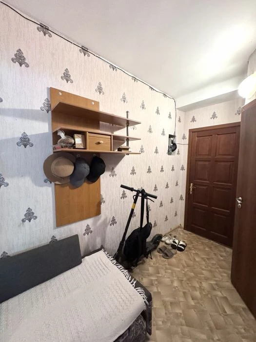 Продается 2 ком квартира в Бородинском р-не по улице Штурмов.