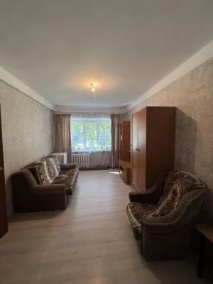 Продается 2 ком квартира в Бородинском р-не по улице Штурмов.